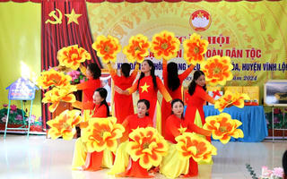 Rộn ràng Ngày hội Đoàn kết ở Quang Biểu