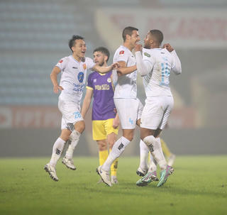 V.League 2023 - 2024: Cuộc đua vẫn ở phía trước