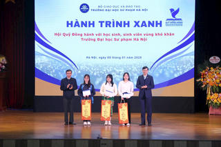 Sinh viên Sư phạm Hà Nội nhận hỗ trợ từ Quỹ đồng hành với học sinh, sinh viên vùng khó khăn