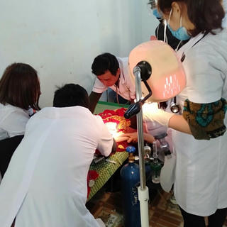 Cứu sống bé trai bị ngừng tim do đuối nước