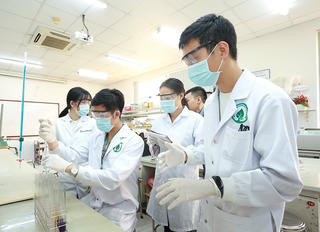 Thúc đẩy nghiên cứu khoa học trong trường đại học