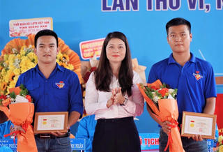 Quảng Nam: Hai anh em được Trung ương Đoàn trao Huy hiệu tuổi trẻ dũng cảm