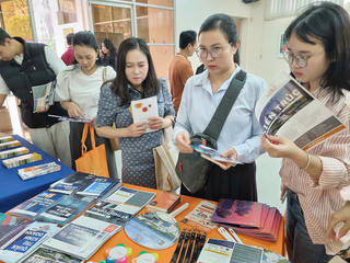 Trường đại học dành học bổng 100% cho sinh viên học ngành mới