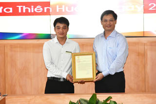 Trao thư khen của Chủ tịch nước cho thanh niên dũng cảm cứu người đuối nước