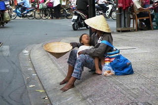 Ngăn chặn nạn 'chăn dắt' ăn xin