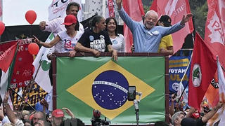 Sự trở lại của ông Lula