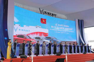 Thủ tướng Phạm Minh Chính dự lễ xuất khẩu lô ô tô điện Vinfast ra thị trường quốc tế
