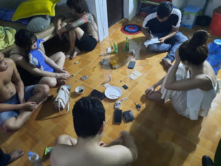 Đang ‘phê’ ma túy tại nhà trọ thì bị bắt giữ