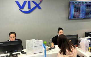 Kinh doanh lao dốc, Chứng khoán VIX thay loạt lãnh đạo cấp cao