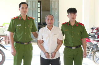 Đòi yêu sách đền bù đất không thành, một cá nhân lên mạng nói xấu lãnh đạo