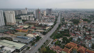 Giá nhà còn cao, thị trường còn khó