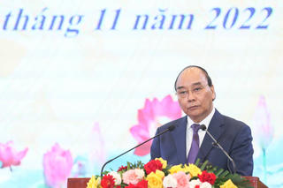 Hy sinh lợi ích cá nhân để cùng đi, cùng ở, cùng làm với nhân dân 