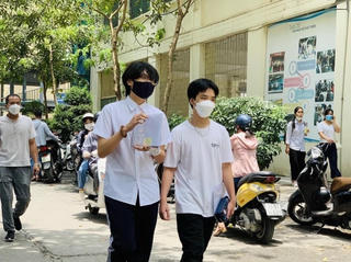 Học sinh, phụ huynh Hà Nội ‘nín thở’ thi vào lớp 10 chuyên