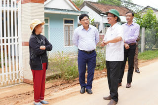 Mặt trận Thừa Thiên - Huế thăm hỏi, động viên các hộ dân bị thiệt hại do mưa lũ