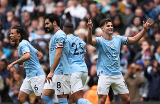 Cổ động viên quá khích, Man City xin lỗi Liverpool