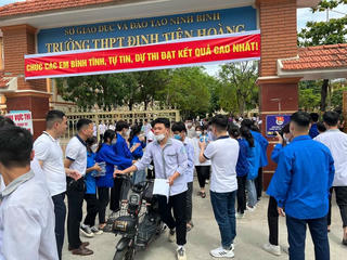 Ninh Bình dẫn đầu điểm trung bình khối A cả nước