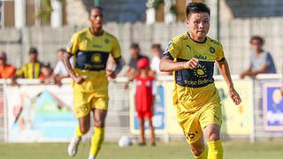 Vô số thách thức với cựu tiền vệ Quang Hải tại Pau FC