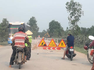 Quốc lộ 12A xuống cấp: Mất an toàn giao thông