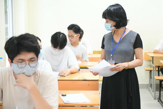 “Tuýt còi” gần 100 trường đại học tuyển vượt chỉ tiêu