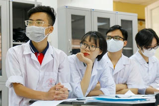 Hơn 2/3 thí sinh thanh toán lệ phí xét tuyển đại học trực tuyến thành công
