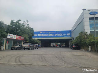 Trung tâm đăng kiểm ở Hà Nội vắng vẻ sau Tết