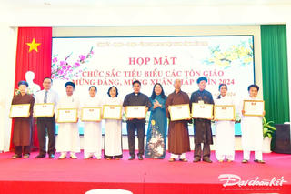 Bến Tre họp mặt chức sắc tiêu biểu các tôn giáo