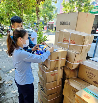 Đà Nẵng: Phát hiện hơn 3.000 đơn vị sản phẩm là bánh kẹo nhập lậu
