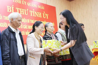 Quảng Ngãi: Hỗ trợ phương tiện nghe nhìn cho người uy tín