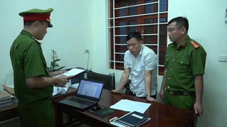 Khởi tố, bắt Phó Chủ tịch UBND huyện Quỳ Hợp