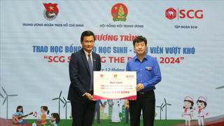 Trao học bổng cho 200 học sinh, sinh viên có hoàn cảnh khó khăn