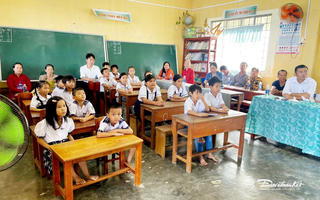 Các tỉnh miền Tây đồng loạt khai giảng năm học mới 2025-2026