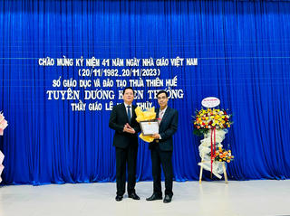 Tuyên dương thầy giáo dũng cảm lao vào dòng nước lũ cứu sống 3 người