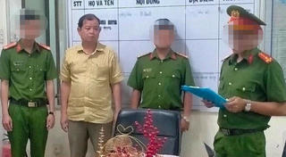 Bắt Phó trưởng phòng Kinh tế ở Cà Mau để điều tra hành vi lừa đảo