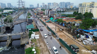 Thi công mở rộng con đường gần 1.000 tỷ đồng/1km tại Hà Nội