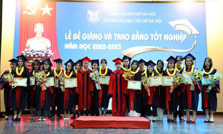 Lạm phát sinh viên tốt nghiệp loại giỏi, xuất sắc