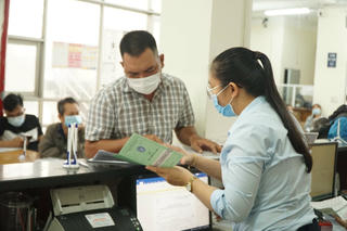 Hạn chế rút bảo hiểm xã hội một lần: Thêm gói trợ cấp gia đình ngắn hạn