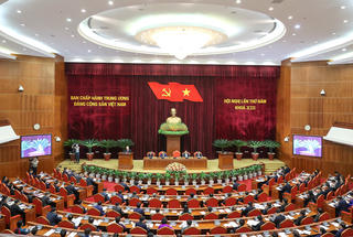 Ngày làm việc thứ tư của Hội nghị Trung ương 5 khoá XIII