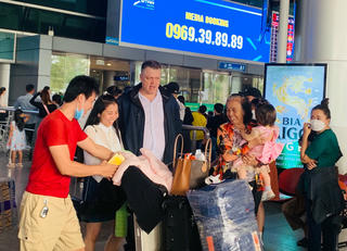 Ấm áp ngày về quê hương