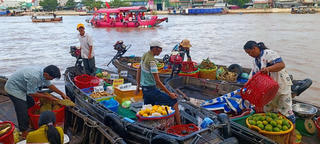 Nỗi niềm chợ nổi