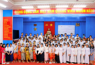 Chương trình 'Nền tảng học tương tác trực tuyến Câu lạc bộ nữ sinh Hoa bản làng'