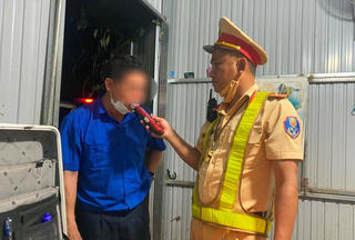 CSGT Đắk Nông: Xử lý tài xế xe buýt vi phạm nồng độ cồn