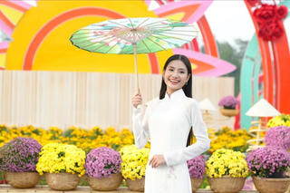 Hoa hậu Nguyễn Thanh Hà trải lòng chuyện ngồi ghế nóng ở tuổi 19