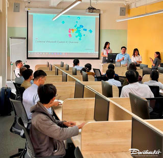 Giảng viên nhiều trường đại học được đào tạo về vi mạch điện tử