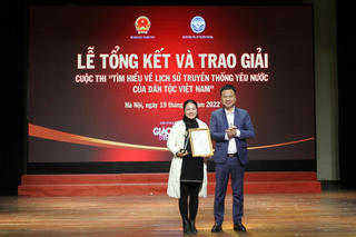 Trao giải cuộc thi Tìm hiểu về lịch sử truyền thống yêu nước của dân tộc Việt Nam