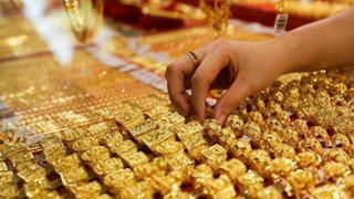 Giá vàng ngày 28/12: Vàng vẫn sát mốc 80 triệu đồng/lượng