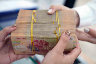 Lãi suất cho vay vẫn chưa hạ nhiệt