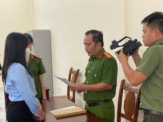 NÓNG: 3 trợ lý của bà Nguyễn Phương Hằng bị khởi tố