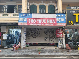 Hà Nội: Nhiều 'mặt bằng vàng' cho thuê ‘ế’ khách