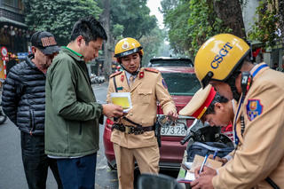 Hà Nội: Xử lý tình trạng xe khách hoạt động trên phố cổ gây ùn tắc giao thông
