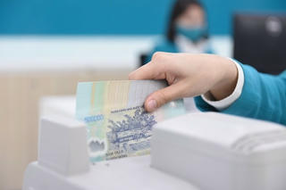 Ngân hàng đua ưu đãi, quà tặng 'lì xì' khách gửi tiền sau Tết